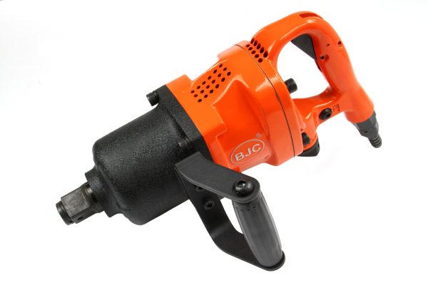 ПНЕВМАТИЧЕН УДАРЕН ГАЙКОВЕРТ С КЪС ШПИНДЕЛ 3500NM BJC