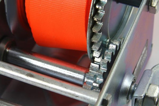 РЪЧНA ЛЕБЕДКА С КОЛАН 2500LBS – 1133 КГ MAR-POL