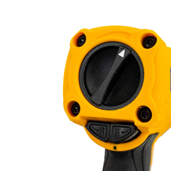 ПНЕВМАТИЧЕН ГАЙКОВЕРТ С КЪС ШПИНДЕЛ 1450 NМ 1/2″ JCB С ВЛОЖКИ И КУФАР