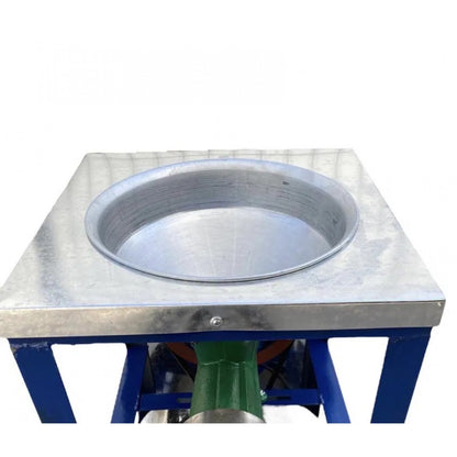 ЧУГУНЕНА МЕСОМЕЛАЧКА №32 С ЕЛЕКТРОМОТОР, СТОЙКА, МЕТАЛНА ФУНИЯ И ПЛОТ