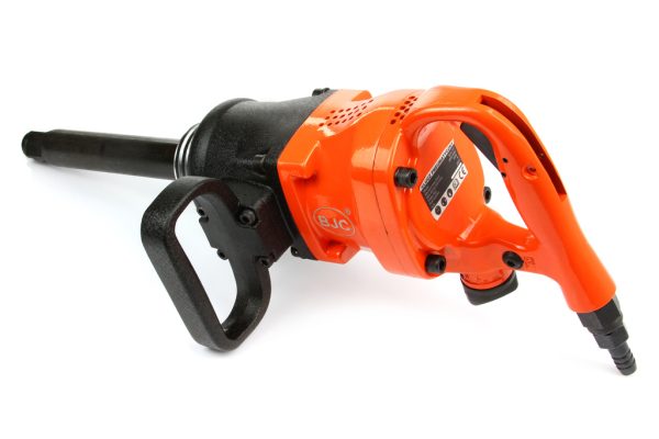 ПНЕВМАТИЧЕН УДАРЕН ГАЙКОВЕРТ С ДЪЛЪГ ШПИНДЕЛ 1″ 4500NM BJC