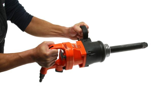 ПНЕВМАТИЧЕН УДАРЕН ГАЙКОВЕРТ С ДЪЛЪГ ШПИНДЕЛ 1″ 4500NM BJC